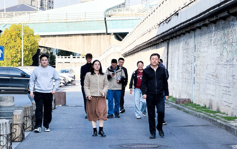 鏡湖區(qū)委常委、副區(qū)長(zhǎng)高偉來(lái)園調(diào)研指導(dǎo)工作